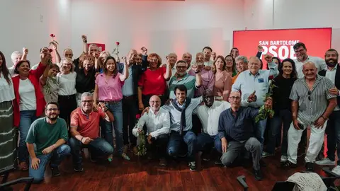 Foto de familia del PSOE de Lanzarote tras el encuentro