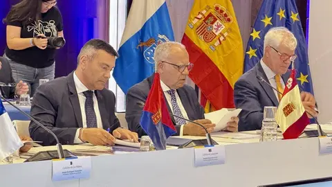 Oswaldo Betancort en la III Conferencia de Presidentes.