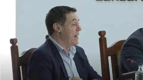 Óscar Pérez, el portavoz de VOX, durante el último pleno celebrado en el Cabildo de Lanzarote. 