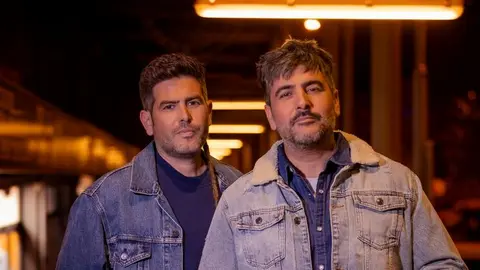 Los hermanos Muñoz, alma y vida del grupo Estopa.