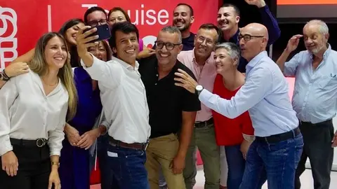 Marcos Bergaz con su equipo de Teguise.