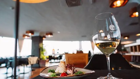 Plato del restaurante del Castillo de San José.