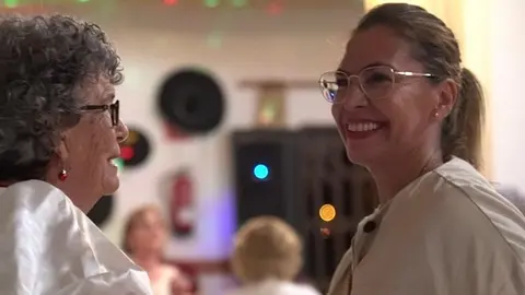 Maite Corujo, concejala de Bienestar Social, en un acto de mayores en Arrecife.