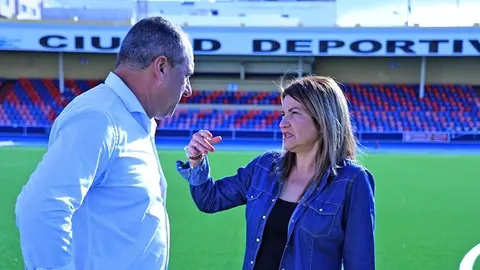 Juan Monzón y María Jesús Tovar en la Ciudad Deportiva.
