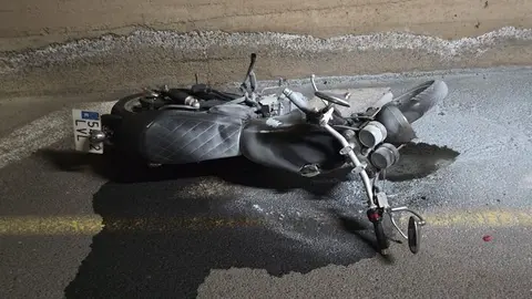 Imagen de cómo quedó la moto tras el incendio