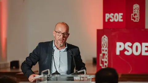 Raúl de León, concejal de Vías y Obras, Servicios Públicos y Tráfico y secretario general del PSOE de San Bartolomé.