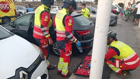 Momento en el que los bomberos terminan su trabajo