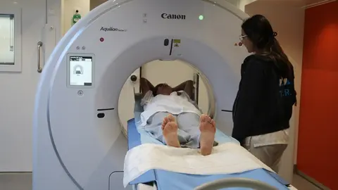 Primera paciente del TAC portátil