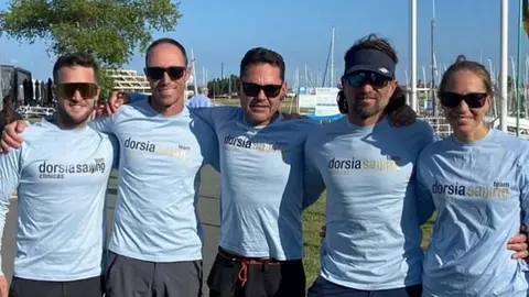 Nete Armas con el resto de su equipo