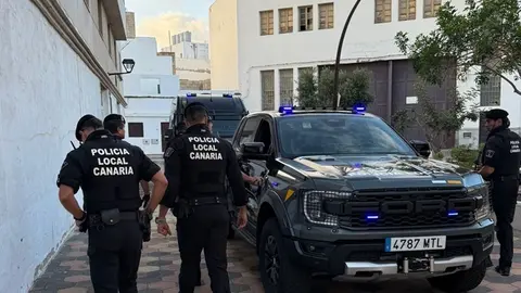 Despliegue este fin de semana de la Policía Local de Arrecife en zonas sensibles de la capìtal para frenar la venta y consumo de drogas en espacios públicos. 