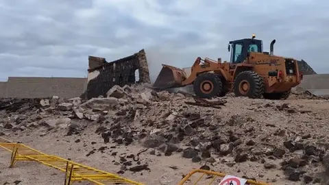 Imagen de archivo del Islote del Francés cuando se derribó uno de los muros que tenía de la antigua conservera. 