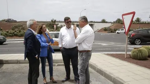 María Dolores Corujo junto a Alfredo Villalba, Sebastián Franquis e Isidro Pérez.