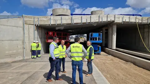 Isidro Pérez en las obras del paso inferior Playa Honda.