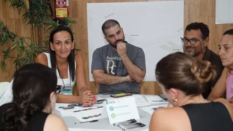 Jesús Machín en la mesa de trabajo del PRUG.