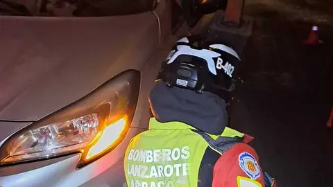 Bombero del Consorcio durante la actuación.