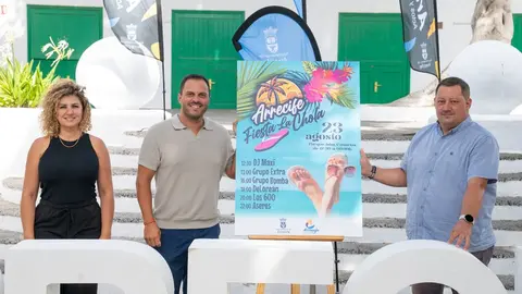 El alcalde Yonathan de León, la concejala de Turismo. Eli Merino, y el concejal de Actos y Eventos, Óscar López, presentan las actuaciones en la Fiesta de la Chola.