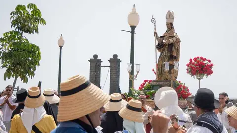 Pasacalles y ofrenda a San Ginés.