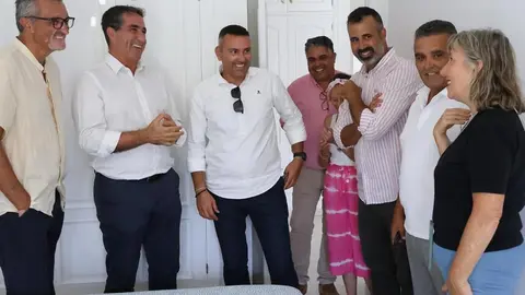 Marci Acuña, Oswaldo Betancort, Emilio Machín, Mateo Ramón en su visita a la Asociación Creciendo Yaiza.