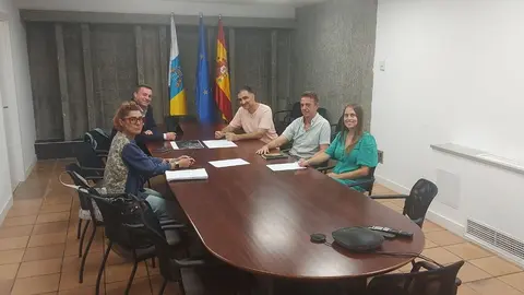 Reunión en la sede de Puertos Canarios.