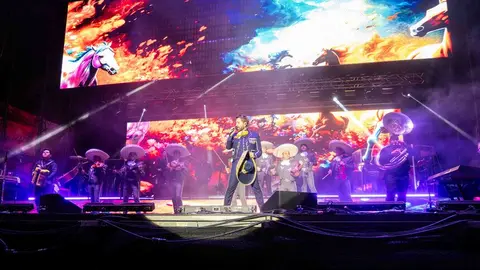 Actuación de Alejandro Fernández.