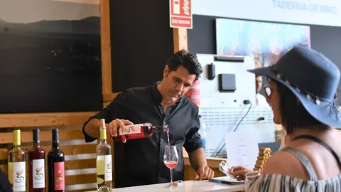 Alejandro Besay Felipe Muñoz, enólogo de la bodega La Geria , en el Saborea Lanzarote.