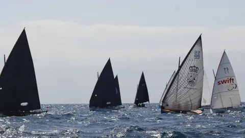 Imagen de archivo de una de las regatas disputadas en el litoral de la Isla.