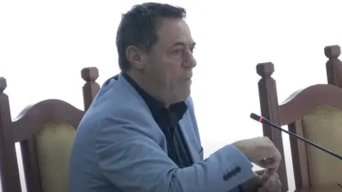 El portavoz de VOX este jueves durante su intervención en el pleno. 