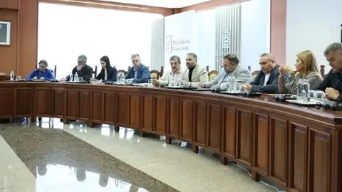 Integrantes del Gobierno local en un pleno del Cabildo.