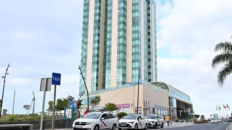 Parada de taxis en la avenida de Arrecife.