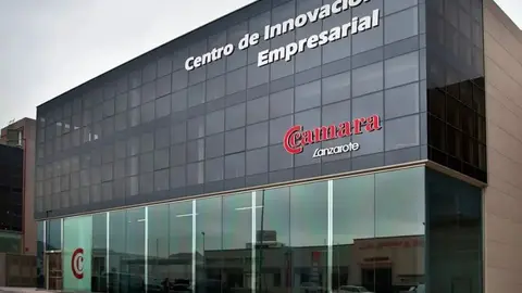 Entrada a la sede de la Cámara de Comercio de Lanzarote. 