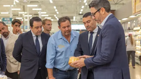 José Valle junto a Oswaldo Betancort y el resto de la delegación de Lanzarote durante su viaje a Texas
