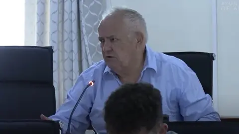 Eugenio Hernández durante el pleno del pasado viernes en Arrecife.