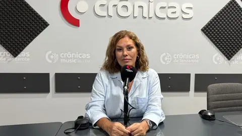 Astrid Pérez en el programa "A Buena Hora" de Crónicas Radio.