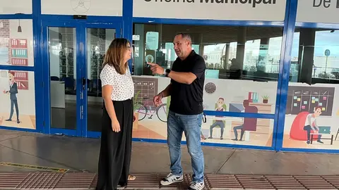 El portavoz del PP en Yaiza Juan Monzón y la concejal Lorena Martín