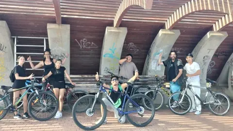 Jóvenes participando en una de las actividades del proyecto Vivir la adolescencia sin riesgo.