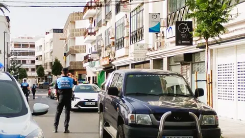 Despligue de la Policía Local de Arrecife para sensibilizar a los conductores sobre las imprudencias al volante.