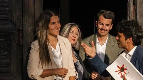 Jenifer Galaìn (PSOE) junto con otros concejales en Teguise