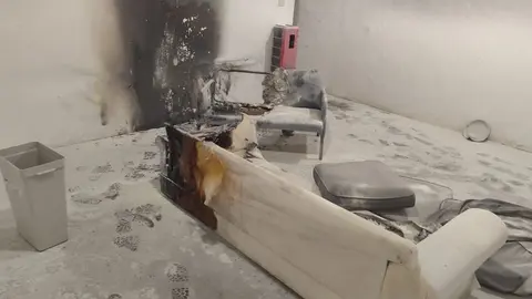 Estado en el que quedó una de las estancias incendiadas en el Centro de Menores.