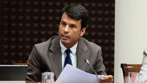 Marcos Bergaz (PSOE) en el Parlamento hoy viernes 