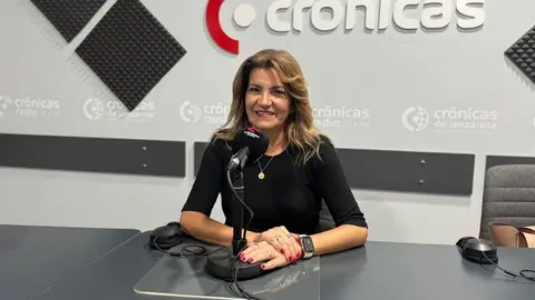 María Tovar en el programa "A Buena Hora" de Crónicas Radio.