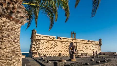Imagen de la entrada al Castillo de San José, en Arrecife.