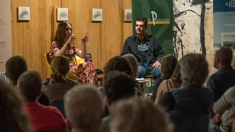 Elisabeth Duval en un momento de la charla.