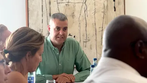 Imagen de Francisco Javier Aparicio presidiendo el encuentro de este lunes.