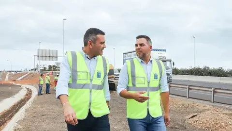 El presidente, Oswaldo Betancort, y el consejero de Obras Públicas, Jacobo Medina