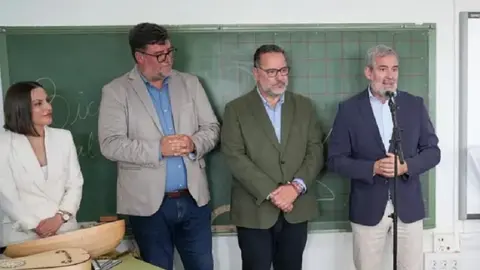 Poli Suárez al lado de Fernando Clavijo en una visita reciente que realizó a Lanzarote. 