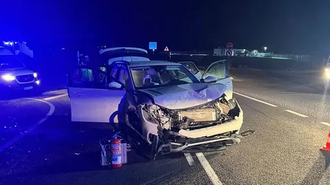 Así quedó uno de los vehículos implicados en el siniestro