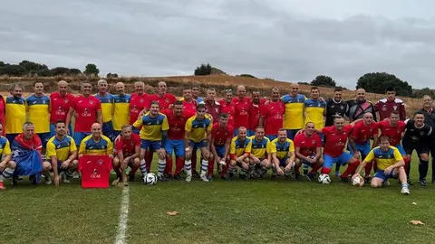 Los dos equipos están hermanados dentro y fuera del campo.