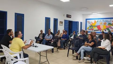 Momento del encuentro de los nacionalistas en el barrio arrecifeño.