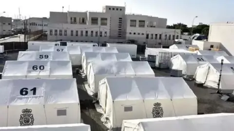 Imagen de archivo del CATE instalado al lado de la Comisaría de la Policía Nacional en Arrecife.