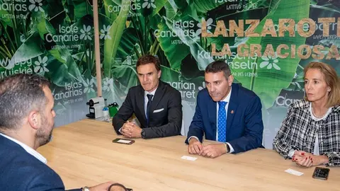 Oswaldo Betancort, Susana Pérez y Héctor Fernandez en la World Travel Market.